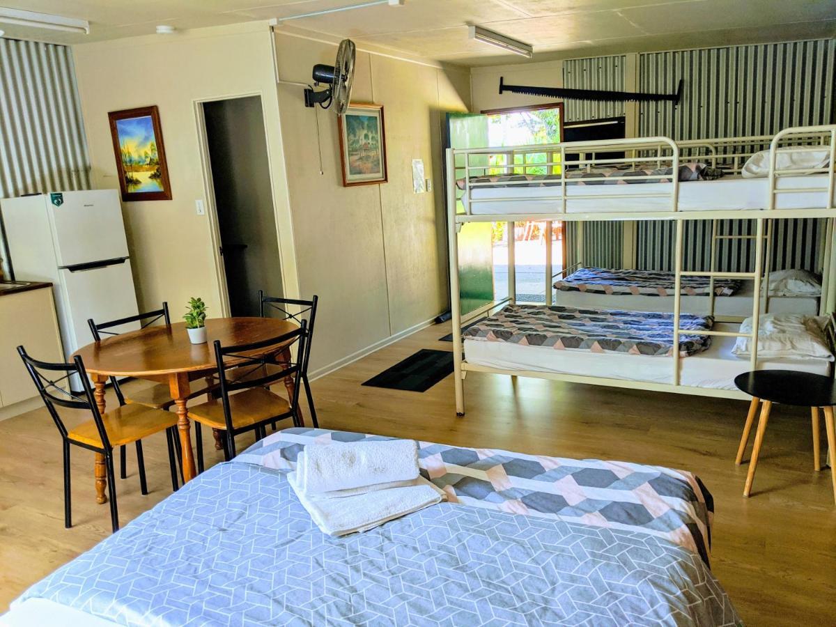 Woolshed Eco Hostel *